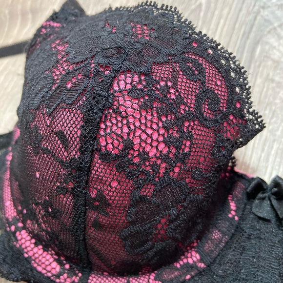 Victoria’s Secret pink and black lace bra💓 - Picture 3 of 7